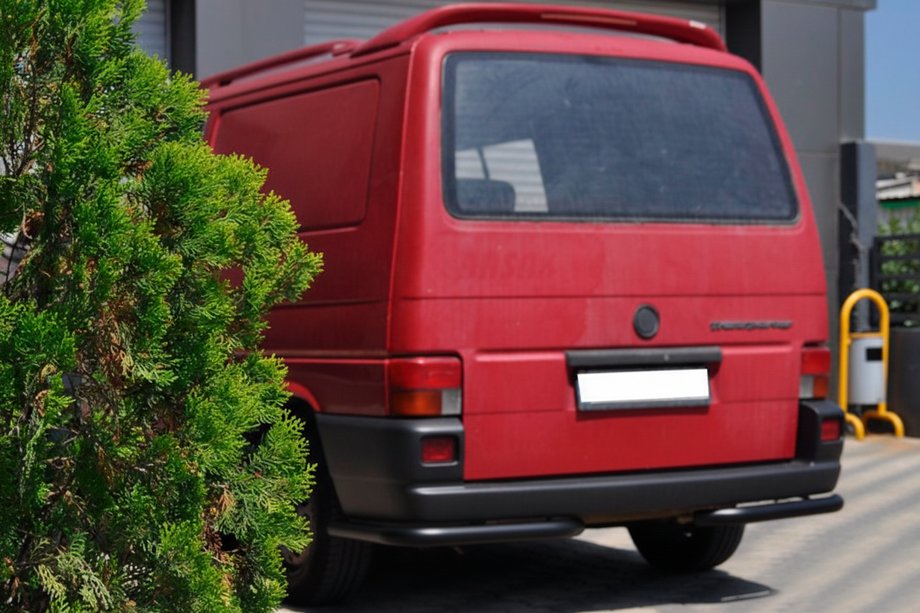 Volkswagen T4 Transporter 1990-2003 рр. Задні куточки AK003 Black (2 шт., нерж) Фото 3