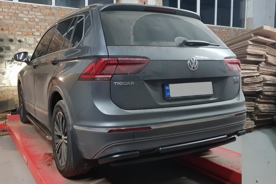 Volkswagen Tiguan 2016-2023 рр. Задній захист AK001-2 Black (нерж) Фото 2
