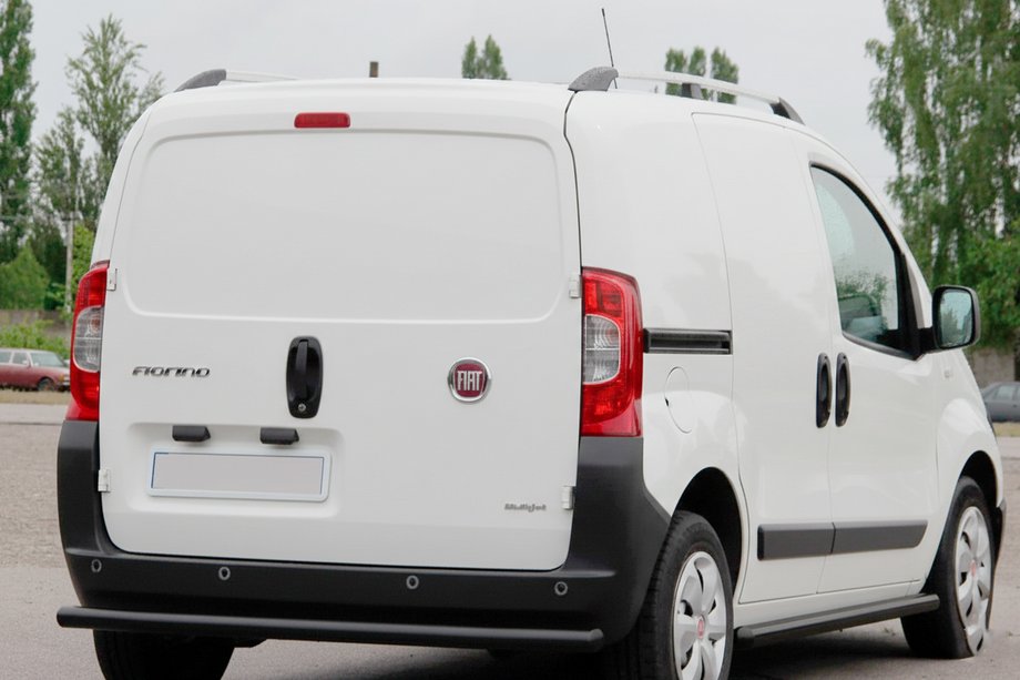 Fiat Fiorino/Qubo 2008-2024 рр. Задній захист Black (нерж) Фото 2
