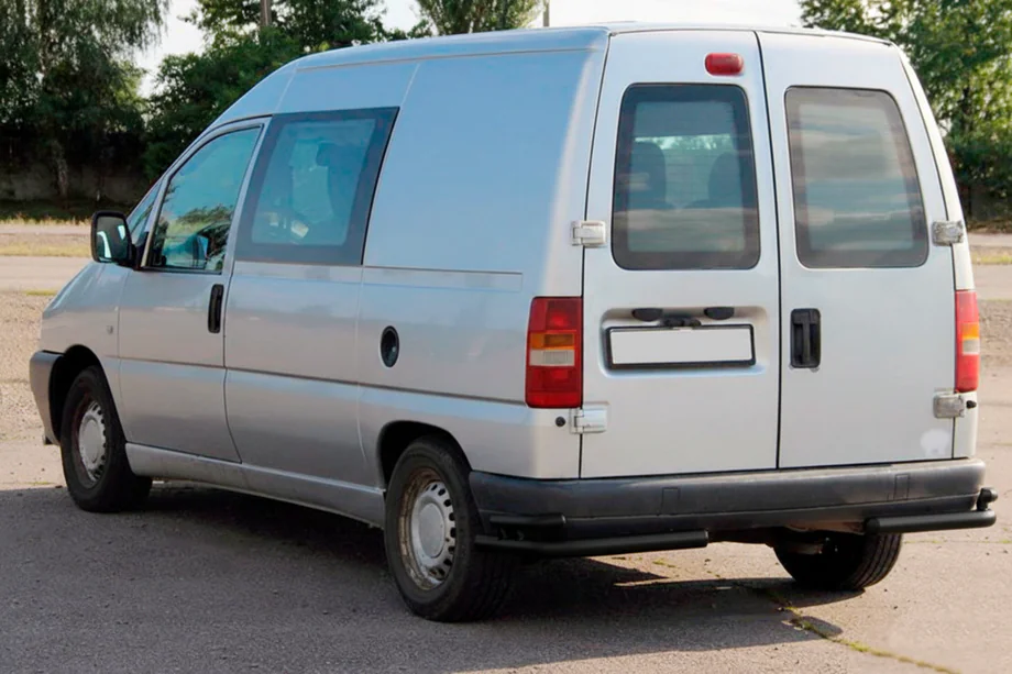Citroen Jumpy 1996-2007 рр. Задні подвійні куточки AK003-подвійний Black (нерж) Фото 4