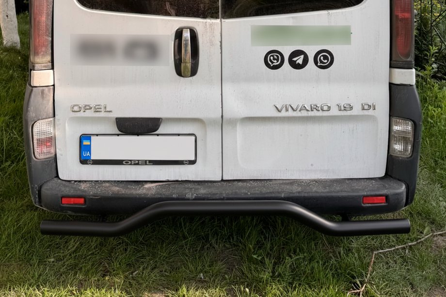Opel Vivaro 2001-2015 рр. Задній захист AK006 Black (нерж) Фото 1