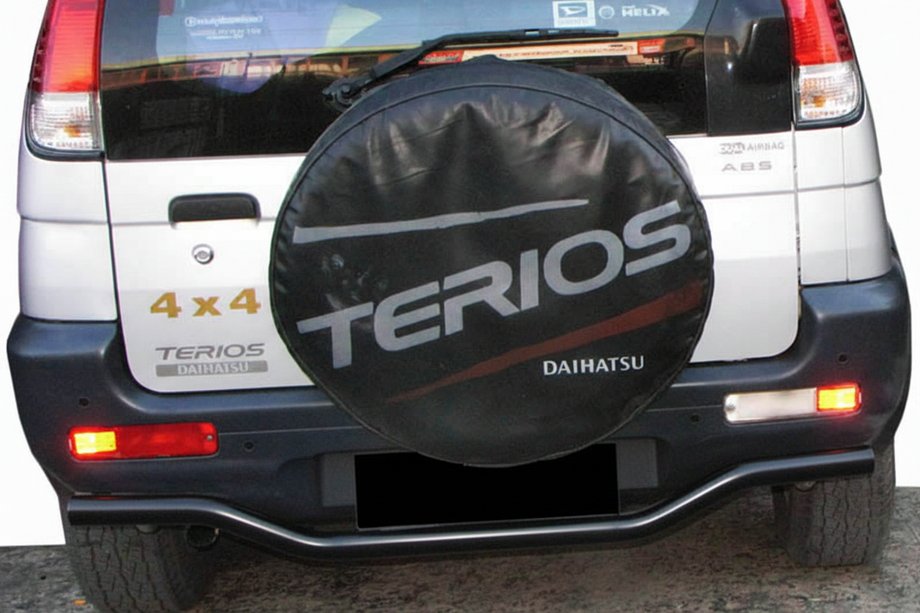Daihatsu Terios 2003-2005 рр. Задня дуга AK007 Black (нерж.) Фото 1