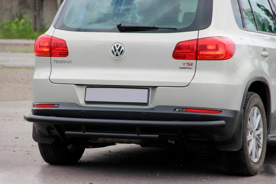Volkswagen Tiguan 2007-2016 рр. Задній захист AK002-2 Black (нерж) Фото 1