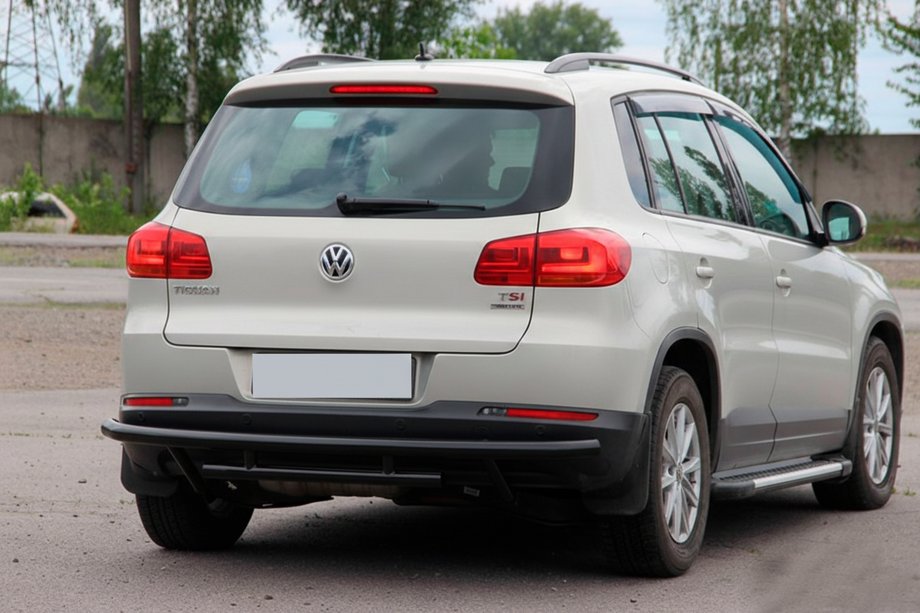 Volkswagen Tiguan 2007-2016 рр. Задній захист AK002-2 Black (нерж) Фото 3