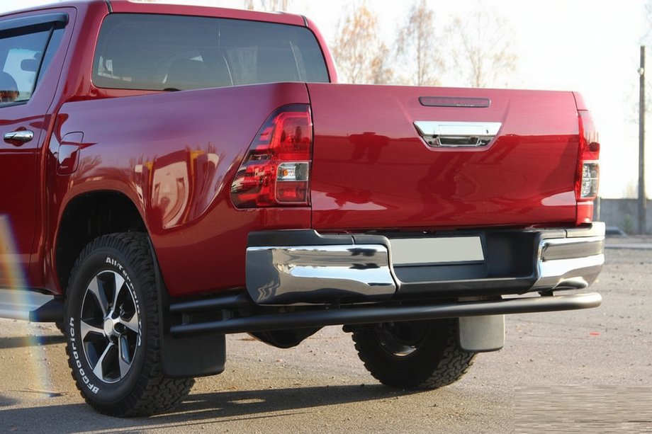 Toyota Hilux 2015- рр. Задня дуга AK005-2 Black (нерж.) Фото 4