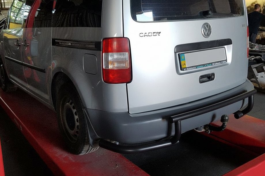 Volkswagen Caddy 2004-2010 рр. Задня дуга AK003-3 Black (2 шт., нерж) Фото 2