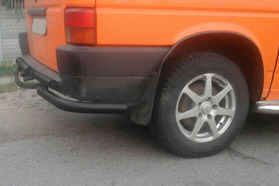 Volkswagen T4 Transporter 1990-2003 рр. Задня дуга AK003-2 Black (нерж) Фото 2