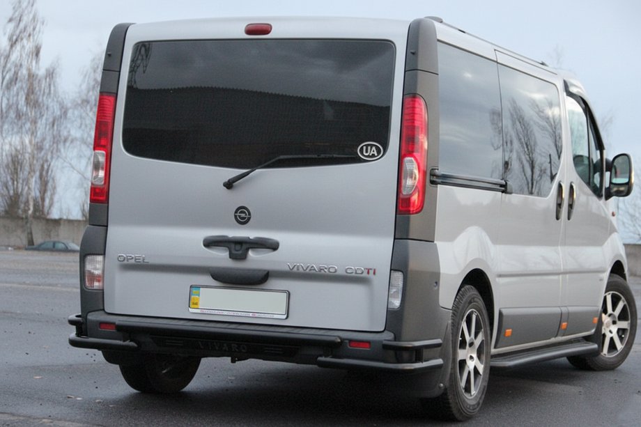 Opel Vivaro 2001-2015 рр. Задній захист AK-Special Black (нерж) Фото 2