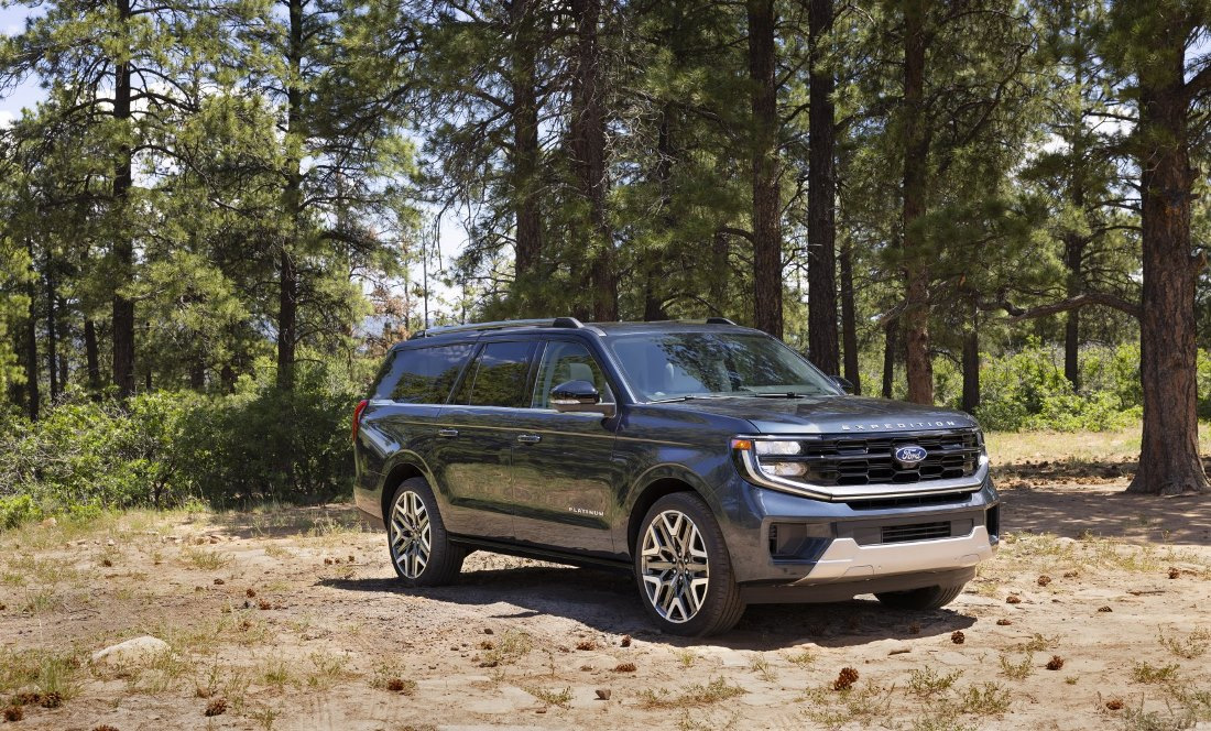 Огляд Ford Expedition MAX: Повнорозмірний позашляховик для великої родини та далеких поїздок