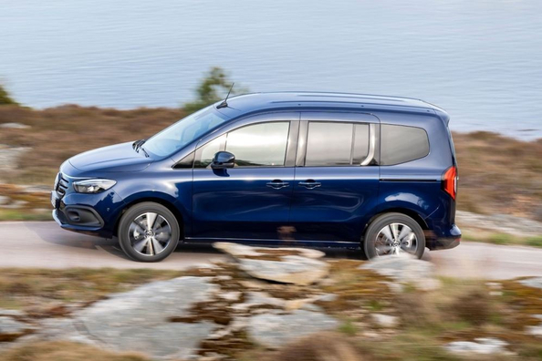Огляд Mercedes-Benz EQT: компактний електричний компактвен Фото 1