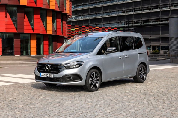 Огляд Mercedes-Benz EQT: компактний електричний компактвен Фото 4