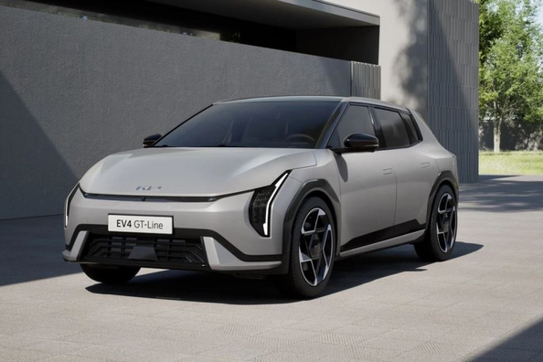 Kia EV4 Hatch 2025: доступний електричний хетчбек з великим запасом ходу Фото 4