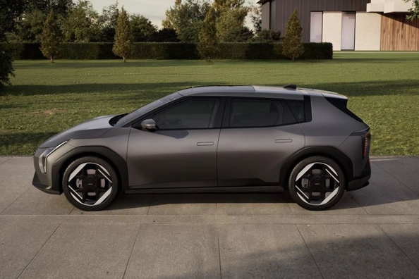 Kia EV4 Hatch 2025: доступний електричний хетчбек з великим запасом ходу Фото 2