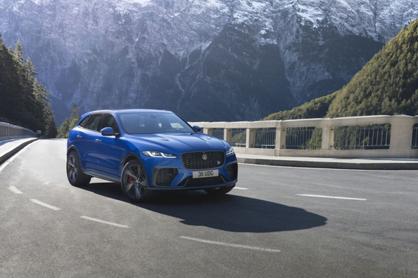 Огляд Jaguar F-Pace SVR: британський супер-SUV з двигуном V8 Фото 1