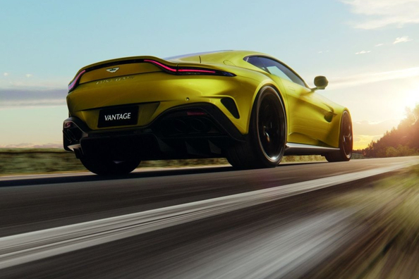 Огляд британського спорткара Aston Martin Vantage 2025 року Фото 2