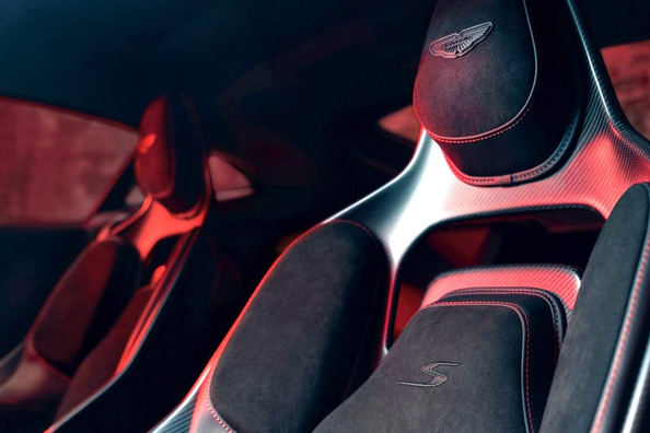 Огляд британського спорткара Aston Martin Vantage 2025 року Фото 6