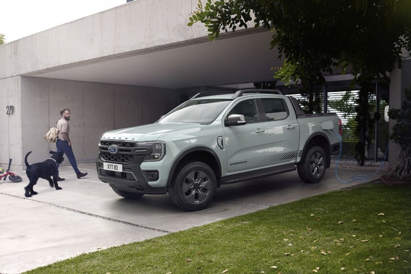 Ford Ranger Plug-in Hybrid (2025): огляд першого PHEV-пікапа марки Фото 1