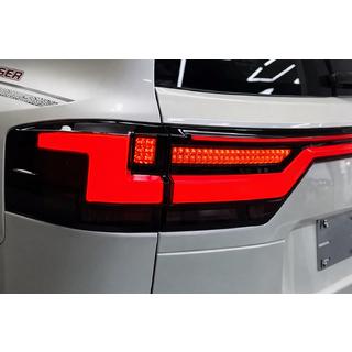 Задні ліхтарі V2 Toyota Land Cruiser 300 2021- рр. фото 3