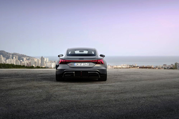 Audi RS e-tron GT 2025 — електричний гран-турізм вищого класу Фото 4