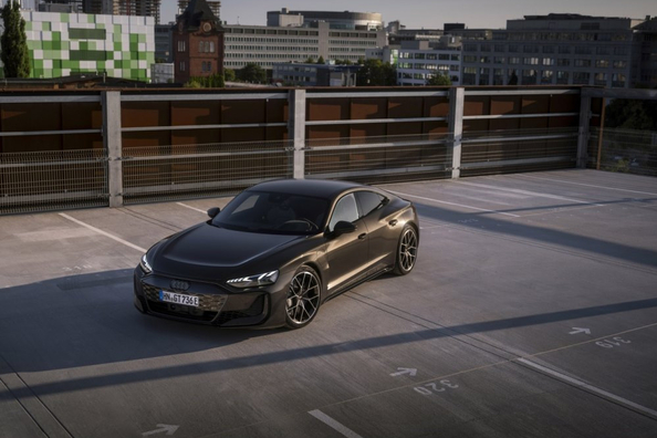 Audi RS e-tron GT 2025 — електричний гран-турізм вищого класу Фото 1
