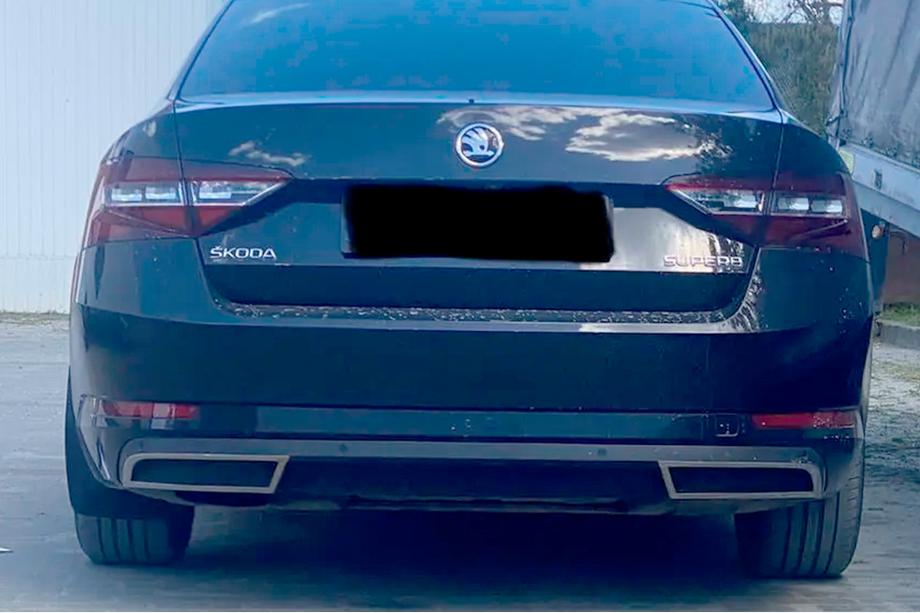 Skoda Superb 2015-2024 рр. Накладки на торець бамперу Carmos (2 шт, нерж) Фото 3