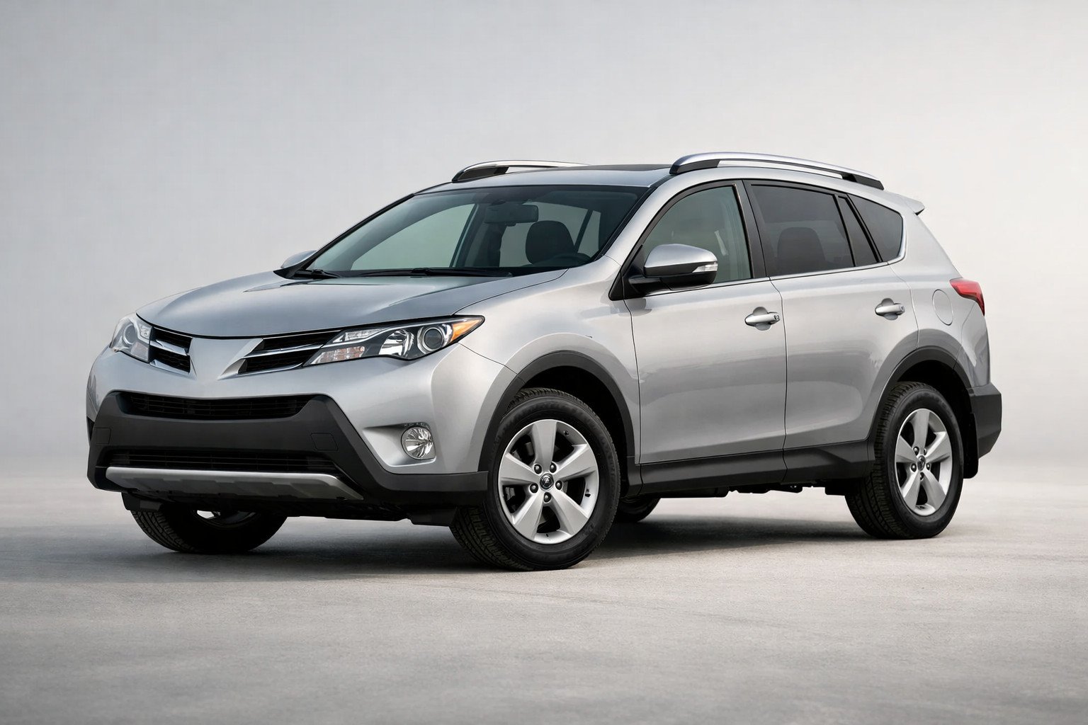 Огляд Toyota RAV4 2013-2018: прагматичний кросовер без істерики
