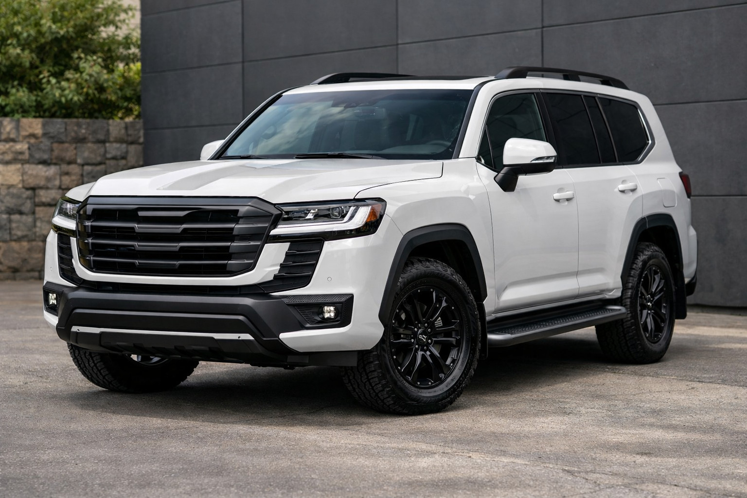 Що ставити на Toyota Land Cruiser 300 першим: пороги, решітку чи дрібні акценти