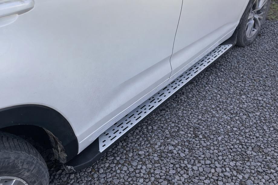 Toyota Highlander 2013-2019 рр. Пороги Оригінальний дизайн (для EU і USA, 2 шт, алюміній) Image