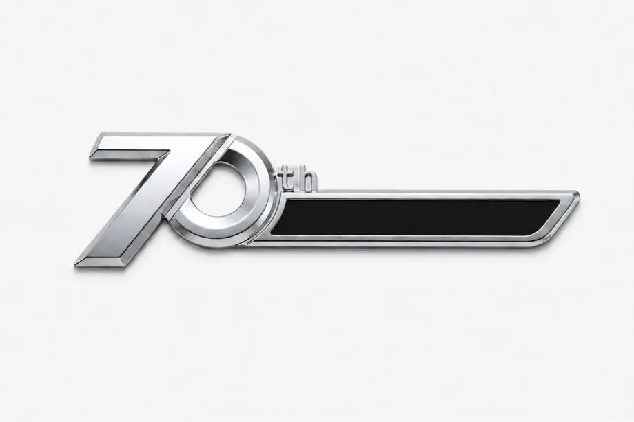 Toyota Напис 70 років Toyota (22см*6,3/2,5см) Image