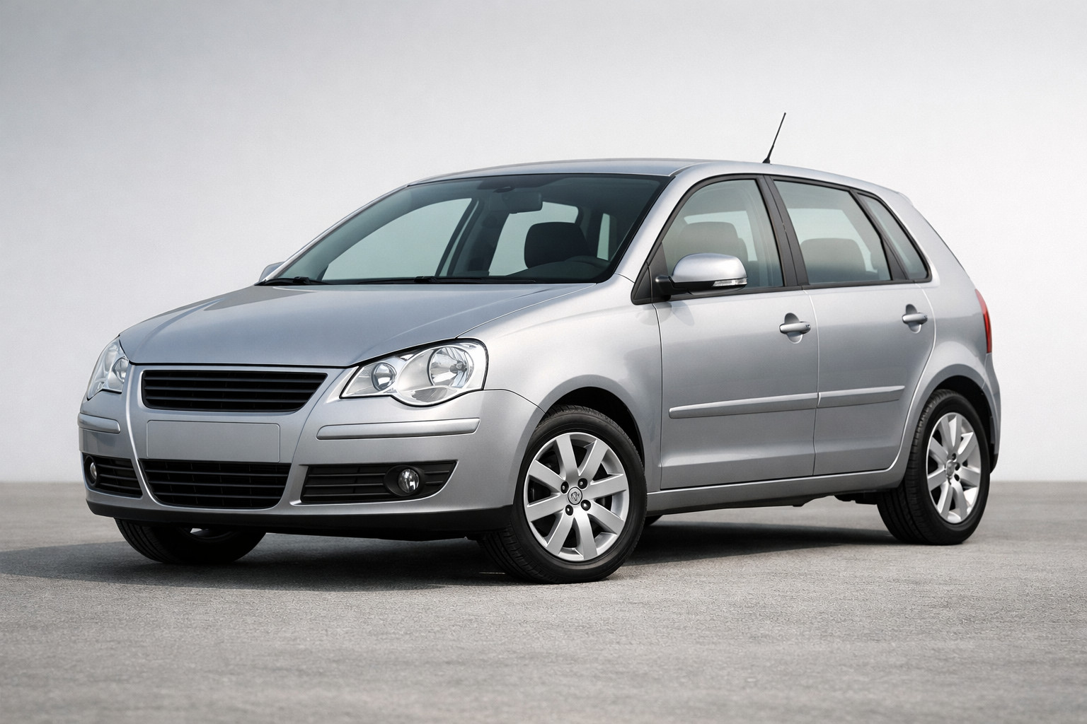 Огляд Volkswagen Polo 2001-2009: простий і зрозумілий міський автомобіль