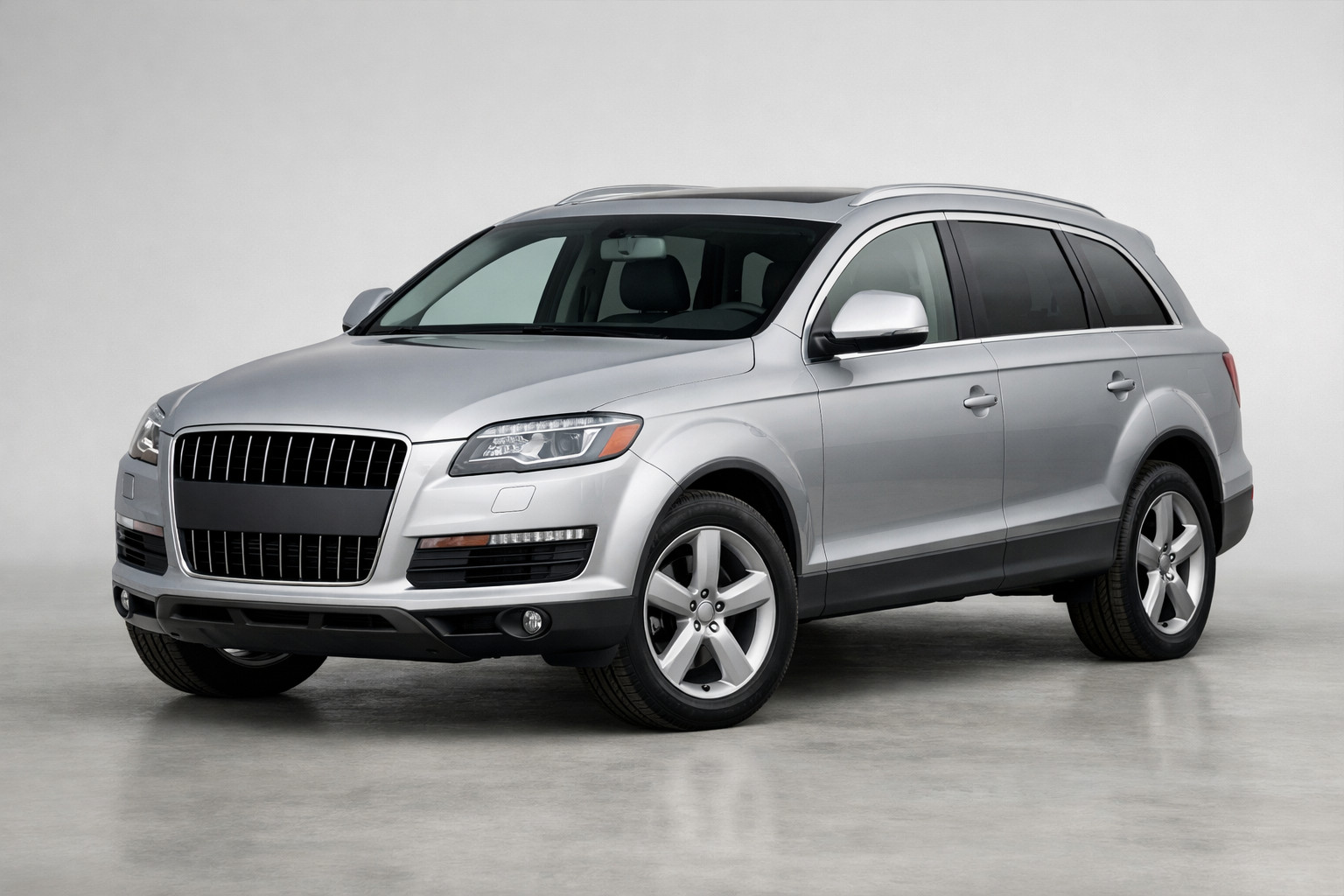 Огляд Audi Q7 2005-2015: великий сімейний SUV без казок