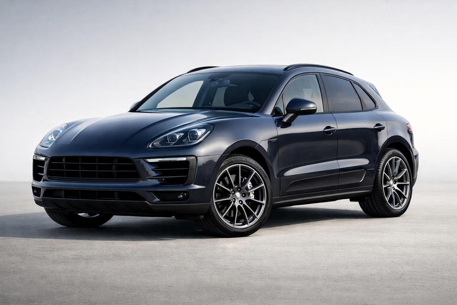 Огляд Porsche Macan 2014-2024: компактний Porsche для міста і траси