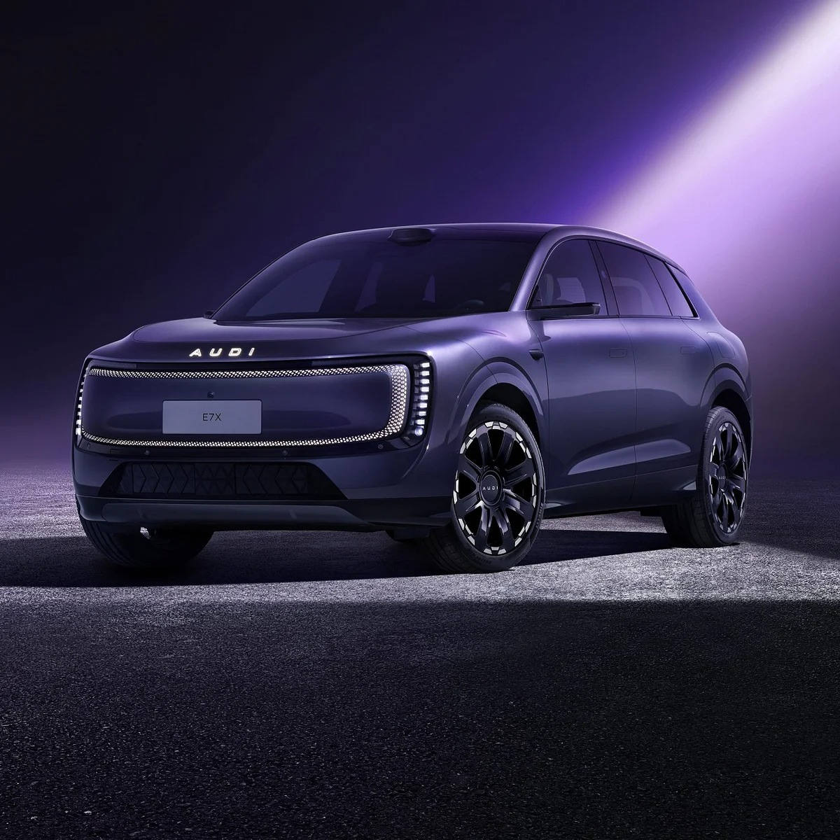 Великий кросовер Audi E7X вийшов на ринок за ціною, нижчою за очікувану.