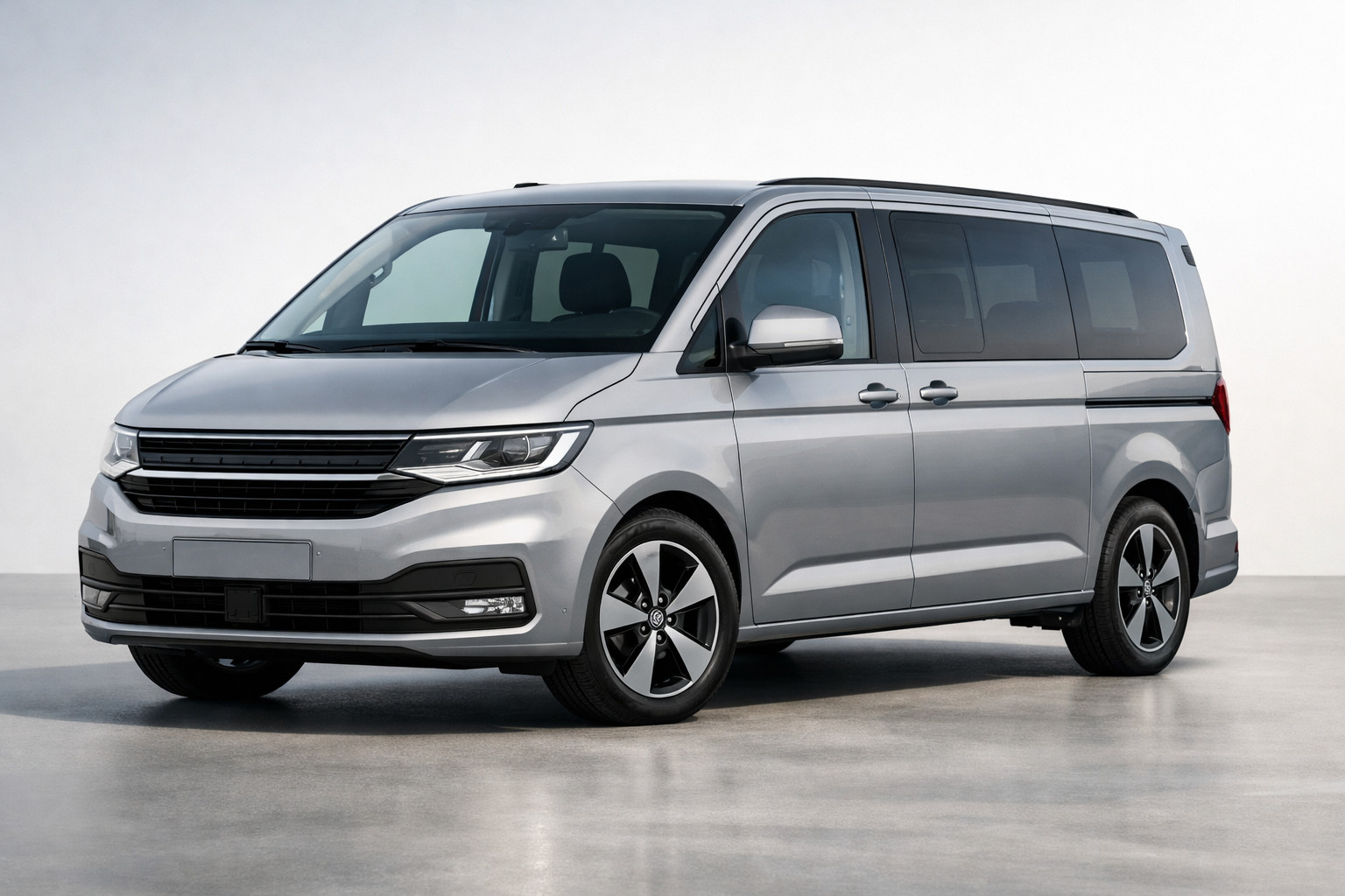 Огляд Volkswagen Transporter T7 (2025): новий бізнес-бус для роботи й поїздок