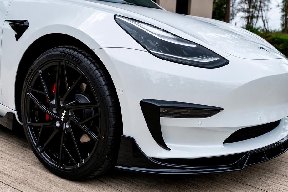 Tesla Model S 2012- рр. Накладки на протитуманки Fast (для 2021+) Image