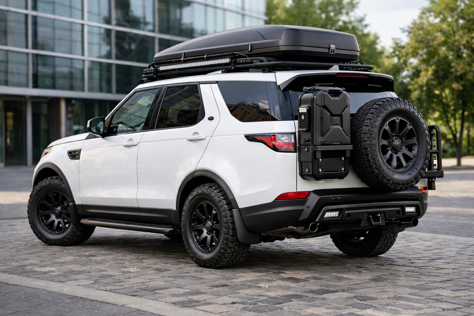 Пакет доробок Land Rover Discovery 5 після покупки для міста й подорожей