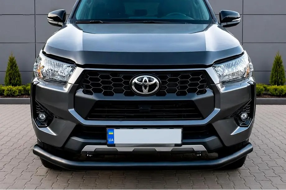Toyota Hilux 2020: встановлення переднього захисту — наші роботи.