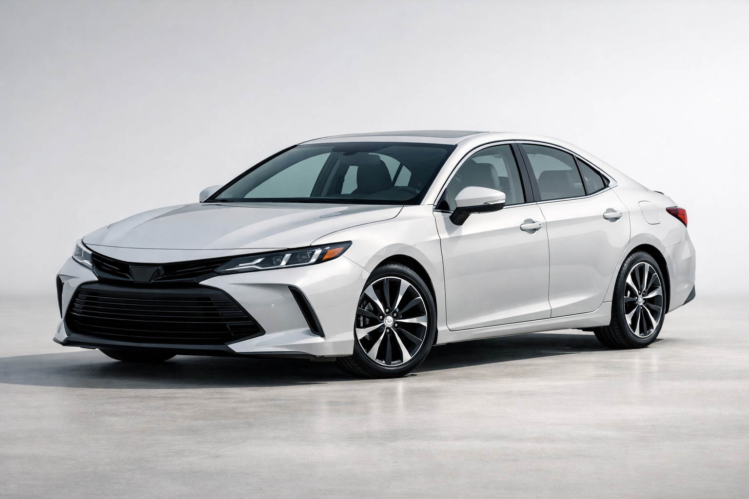 Огляд Toyota Camry (XV80): надійний гібридний седан нового покоління