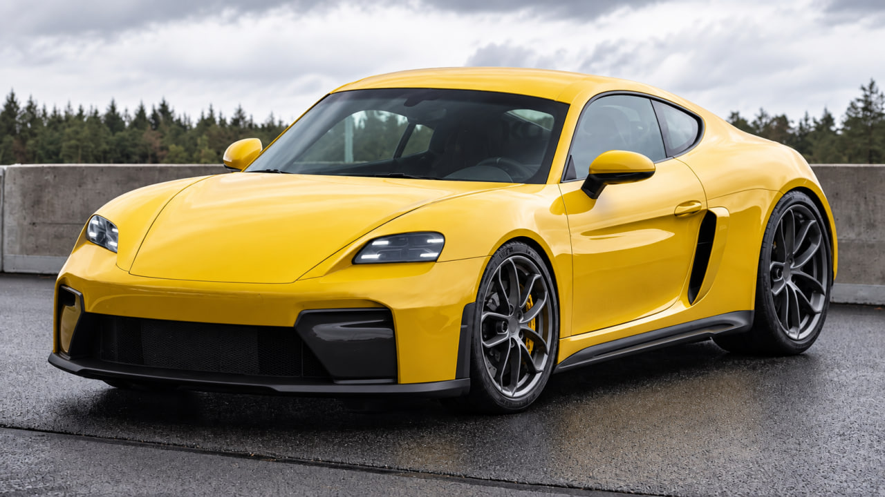 Porsche 718 EV 2027: прототип майже без камуфляжу помітили на Нюрбургринзі