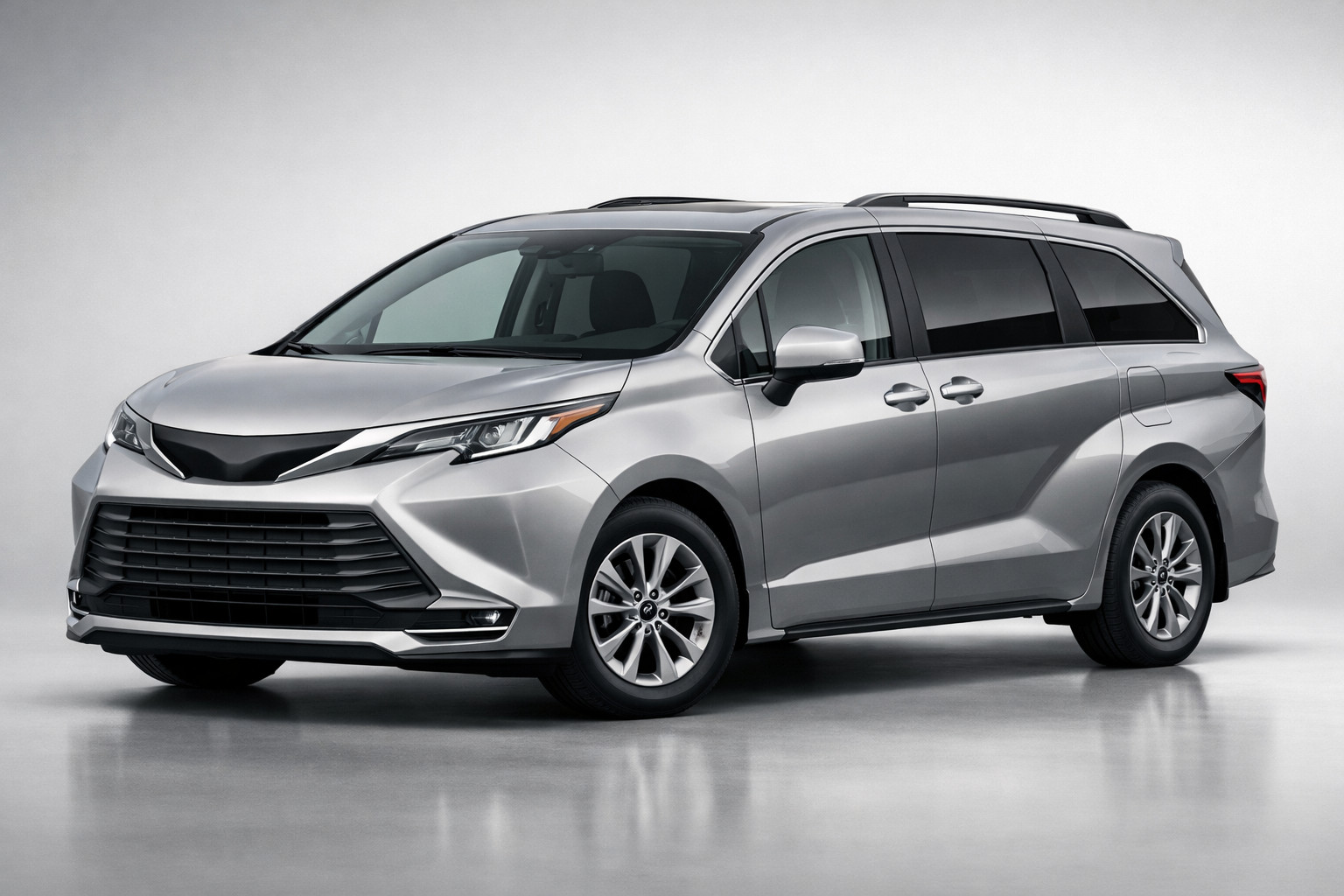 Огляд Toyota Sienna (4 покоління): сімейний мінівен для довгих поїздок