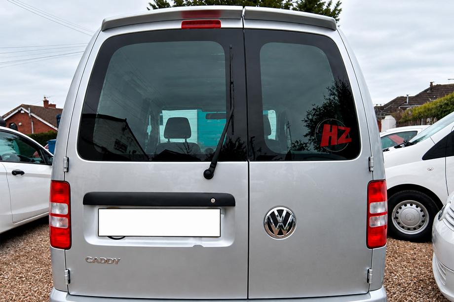 Volkswagen Caddy 2010-2015 рр. Спойлер (2 дверка, чорний глянець) Фото 1