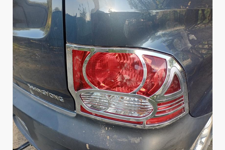 SsangYong Action 2005-2018 рр. Накладки на стопи (2 шт, пласт) Image
