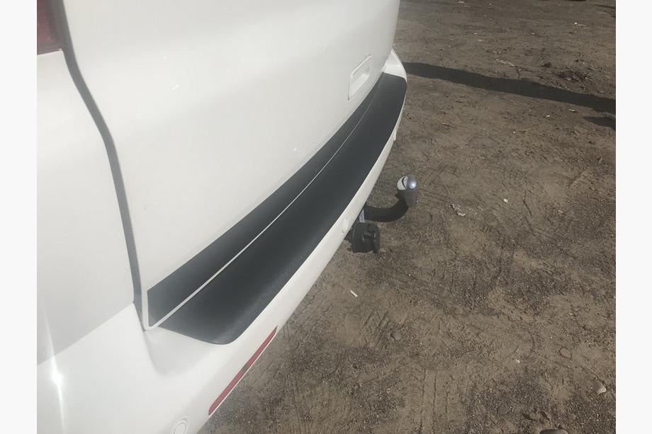 Volkswagen T5 Multivan 2003-2010 рр. Накладка на задній бампер із загином (ABS-пластик) Матова Фото 3
