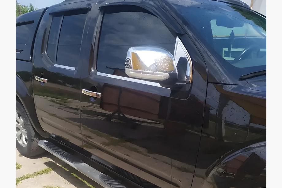 Nissan Navara 2006-2015 рр. Накладки на дзеркала (2 шт, пласт.) З повторювачем повороту Фото 1