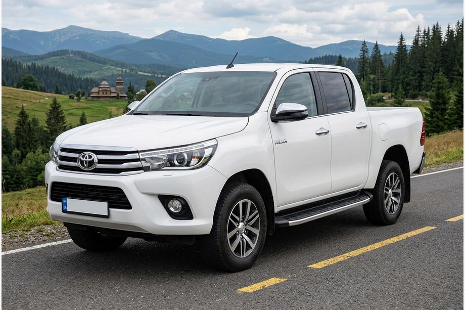 Toyota Hilux 2015- рр. Бокові пороги Fullmond (2 шт., алюміній) Image