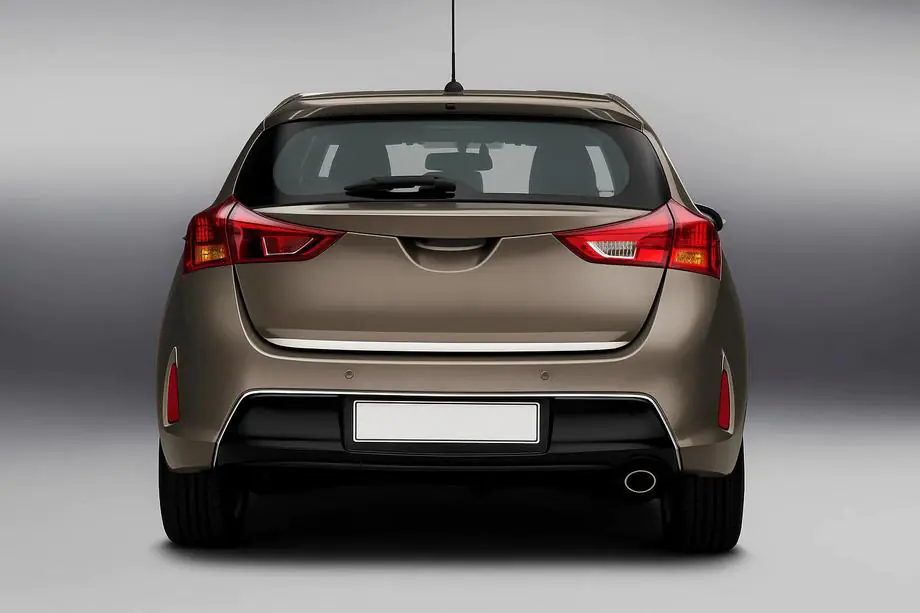 Toyota Auris 2012-2018 рр. Кромка багажника (нерж) Carmos - Турецька сталь Фото 1