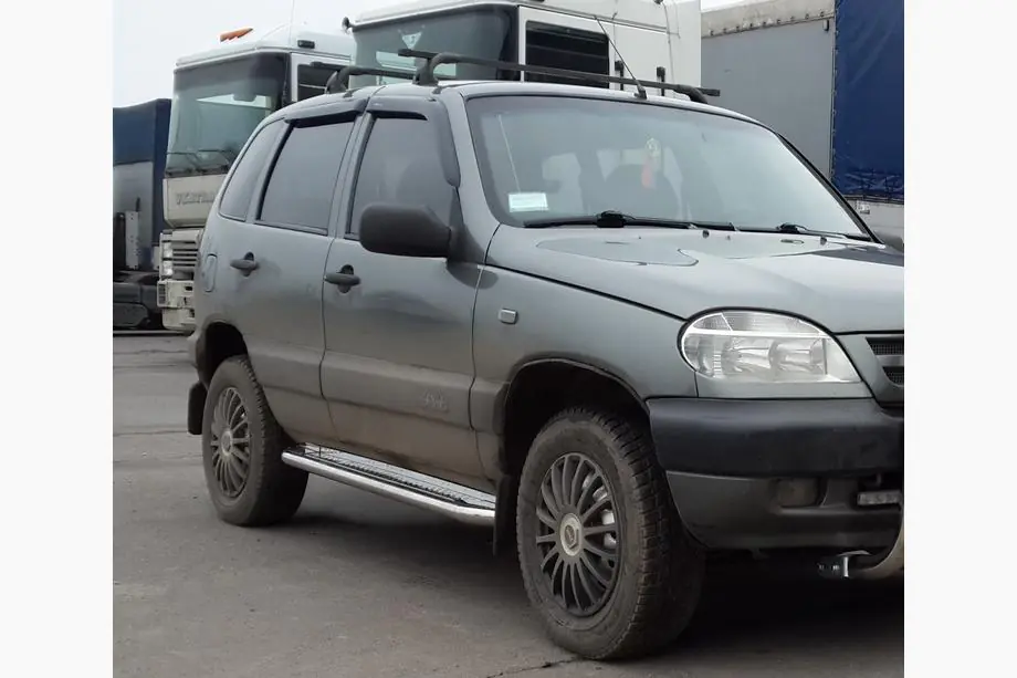 Chevrolet Niva 1998-2020 рр. Бокові пороги Premium (2 шт., нерж) Image