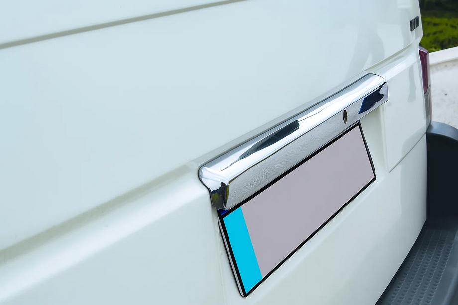 Volkswagen T4 Caravelle/Multivan 1990-2003 рр. Планка над номером (нерж.) Image