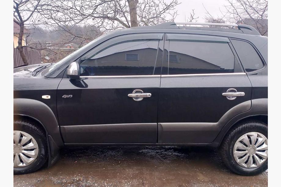 Hyundai Tucson 2005-2010 окантовка стекол Image