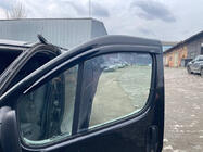 Renault Trafic 2001-2015 рр. Вітровики (2 шт, Niken) фото 4